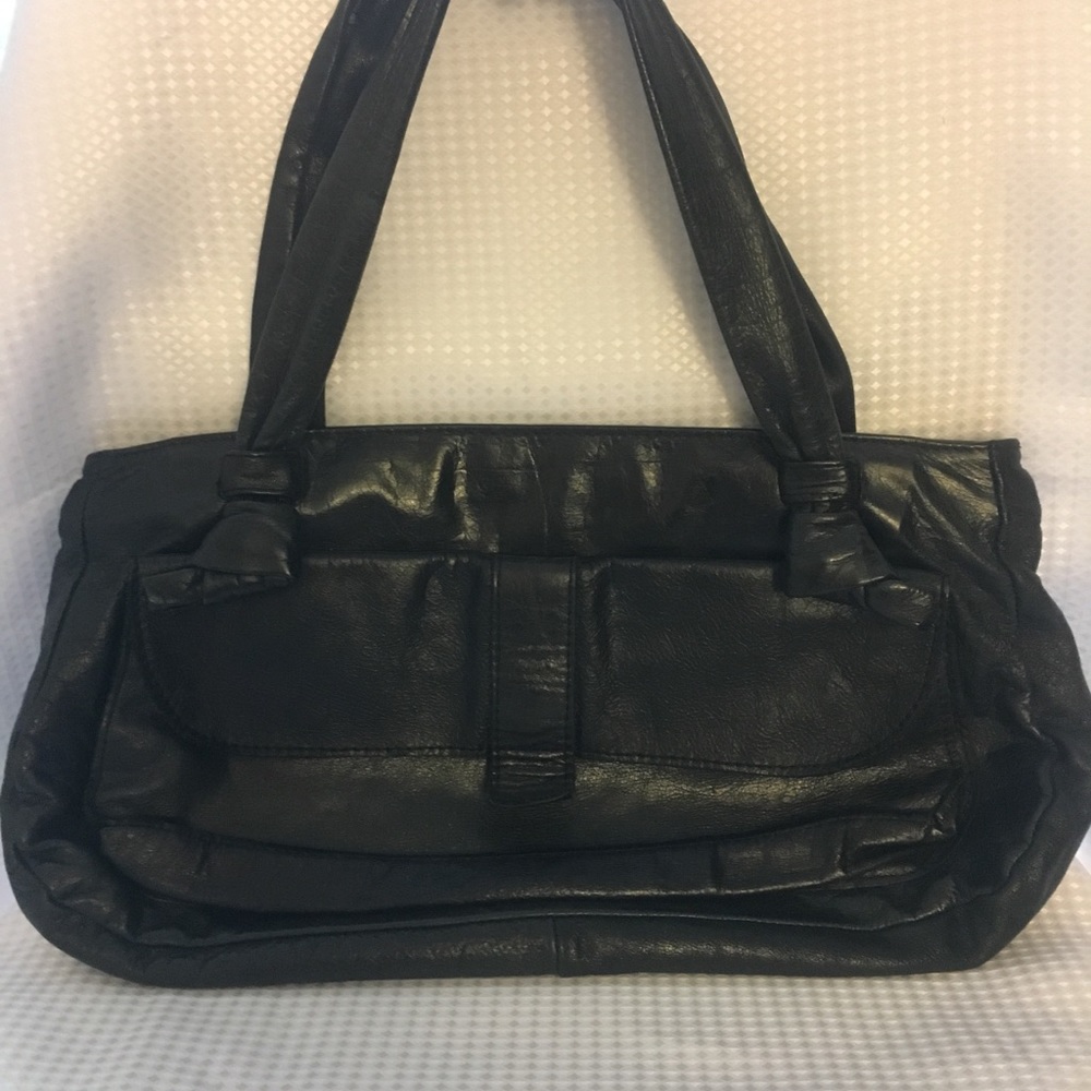 Flavi Olivera black leather shoulder bag